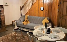 Nice 4-Bedroom Vacation Home With Indoor Fireplace