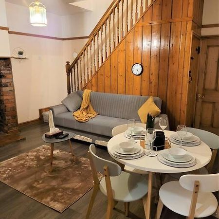 Nice 4-Bedroom Vacation Home With Indoor Fireplace Wellington  Exterior photo